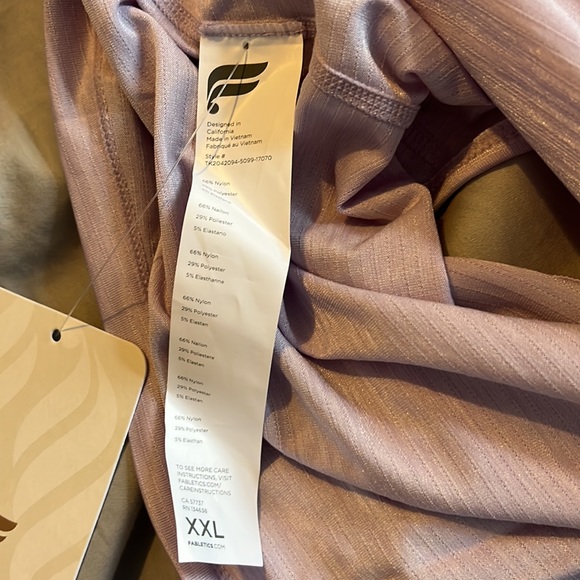 Lavender Fabletics Bea Tank Top in XXL NWT. Never worn. - Picture 3 of 5